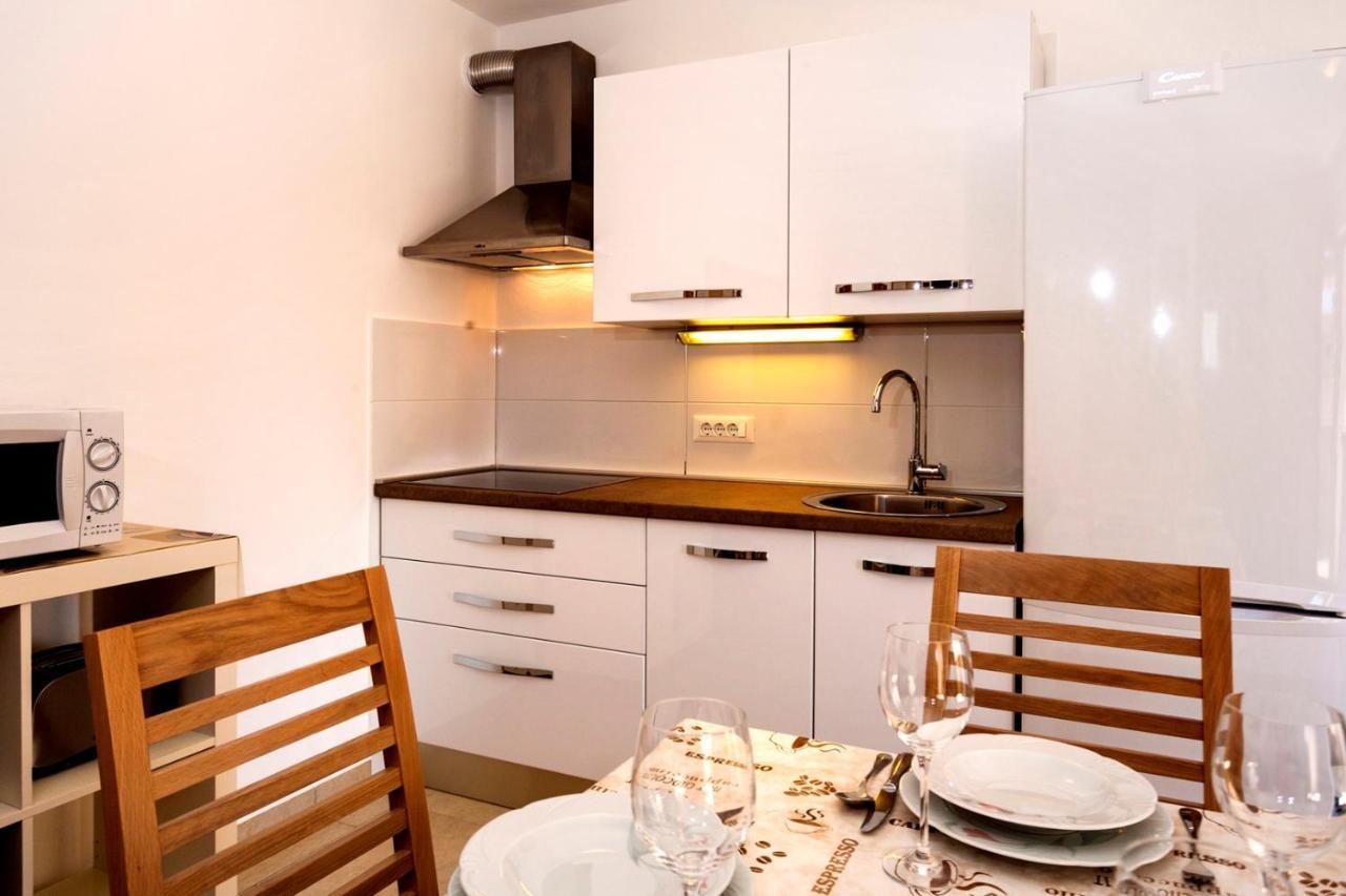 Apartments Beakovic โปเรช ภายนอก รูปภาพ