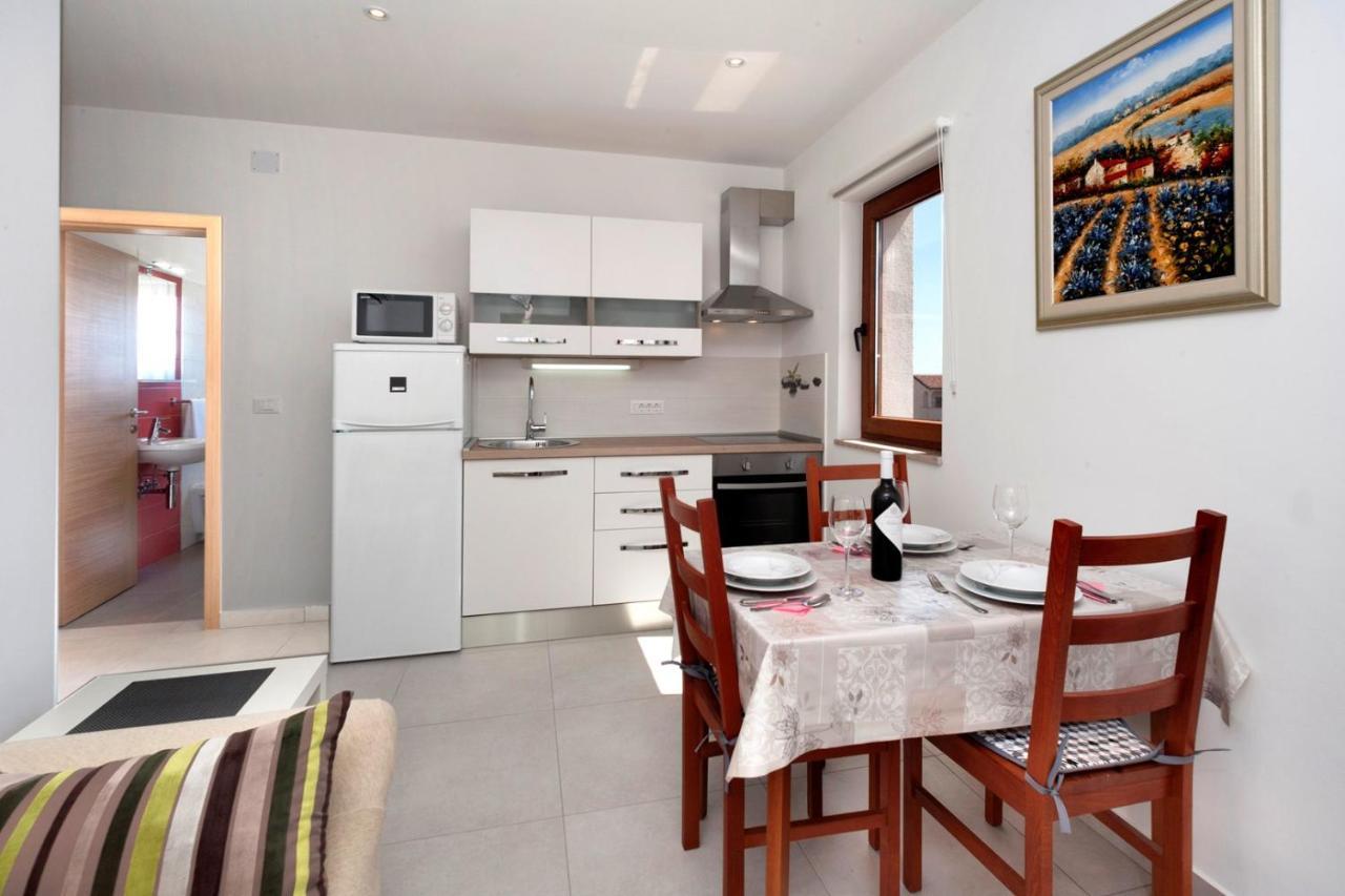 Apartments Beakovic โปเรช ภายนอก รูปภาพ