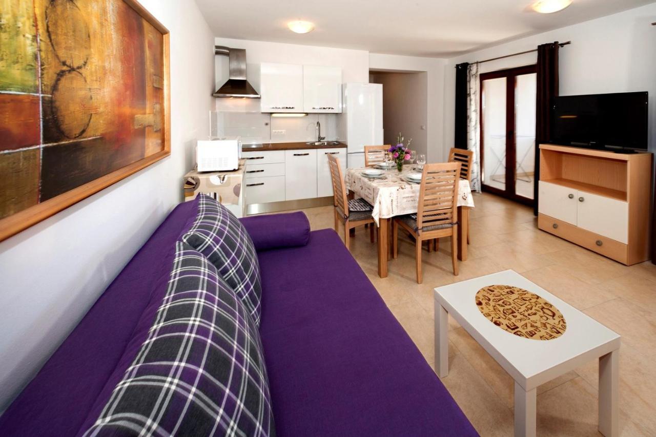 Apartments Beakovic โปเรช ภายนอก รูปภาพ